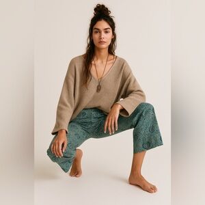 Urban Outfitters Juliet Paisley Jacquard Wide Leg Crop Pants Size 6